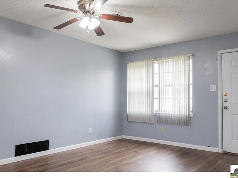 409 Short Ave — Photo 3