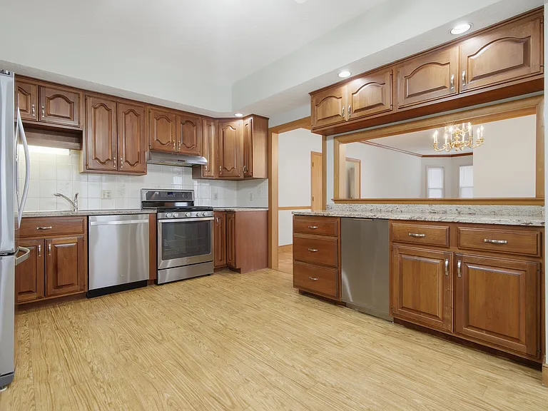 37 Washington Ave #37 — Photo 5