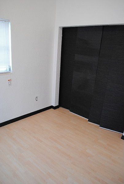 1st image of 529 Broxburn Ave