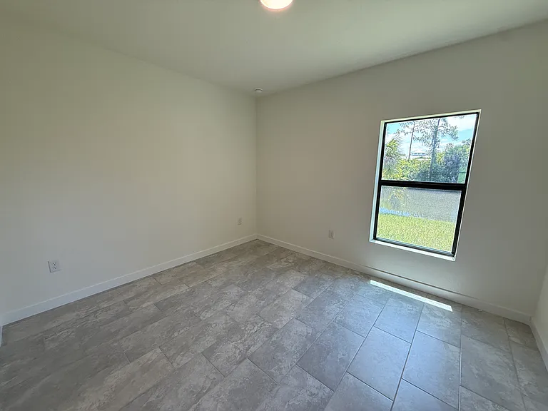 2646 Sadnet Ln — Photo 15