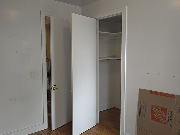 3rd image of 291 Jefferson Ave #3L