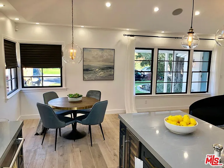 4217 Irvine Ave — Photo 10