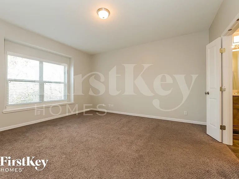 416 Rachael Cir — Photo 7