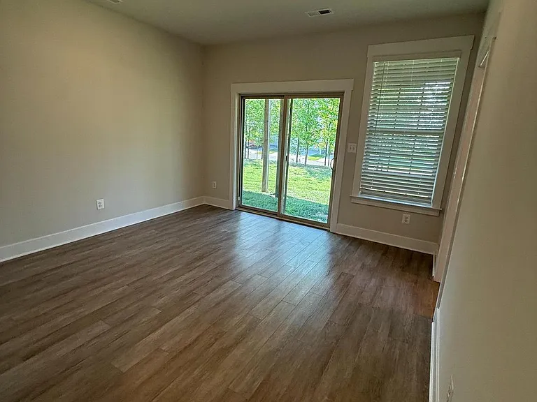 212 Pomegranate Ln — Photo 4