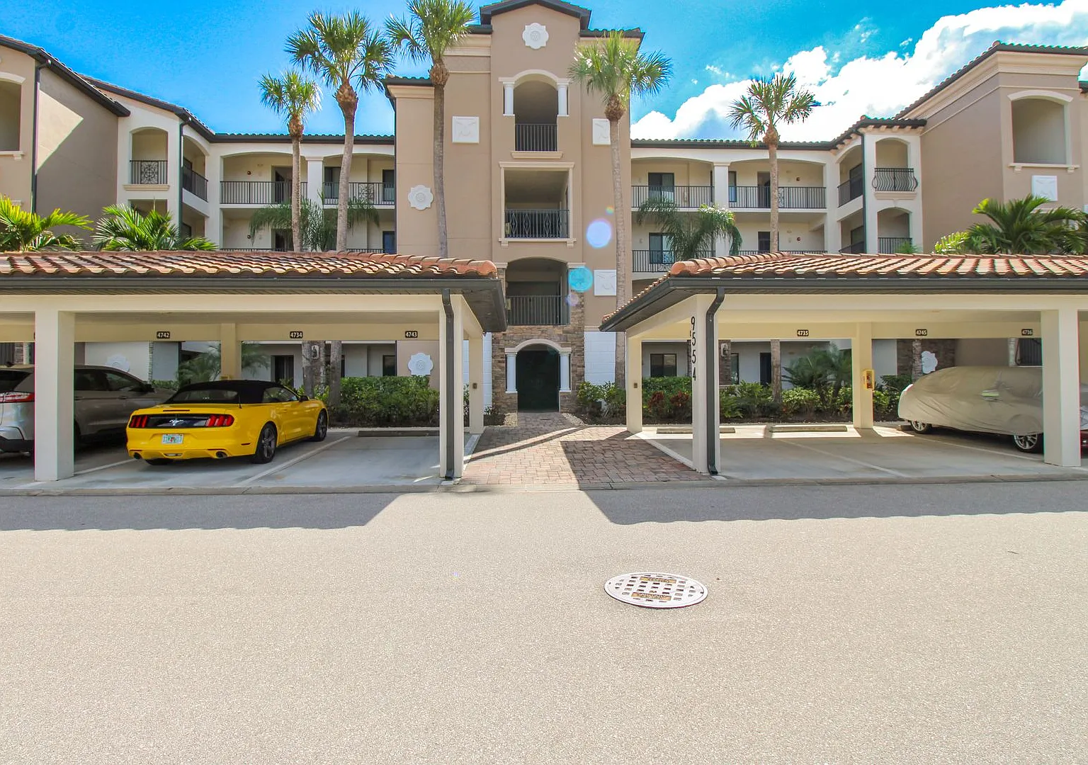 ** Treviso Bay Unit Available ** Social Membership To Treviso Bay ** — Photo 2