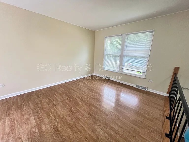 206 E Center St — Photo 14