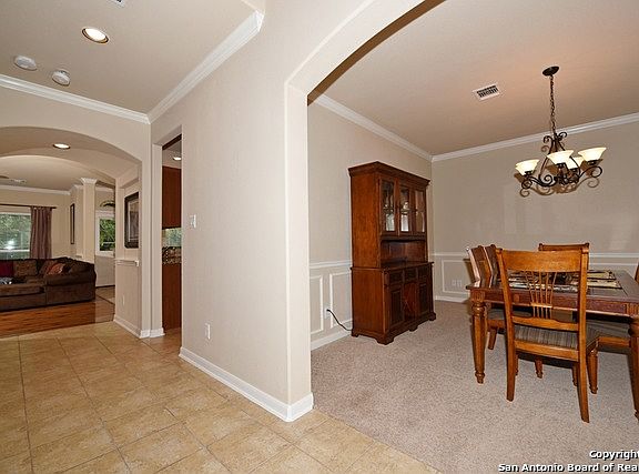 3rd image of 803 Stable Glen Dr
