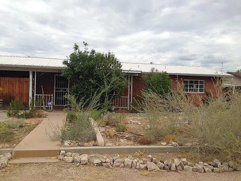 1205 E Edison St — Photo 1
