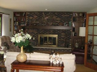 6811 W Gate Rd, Roscoe, IL 61073