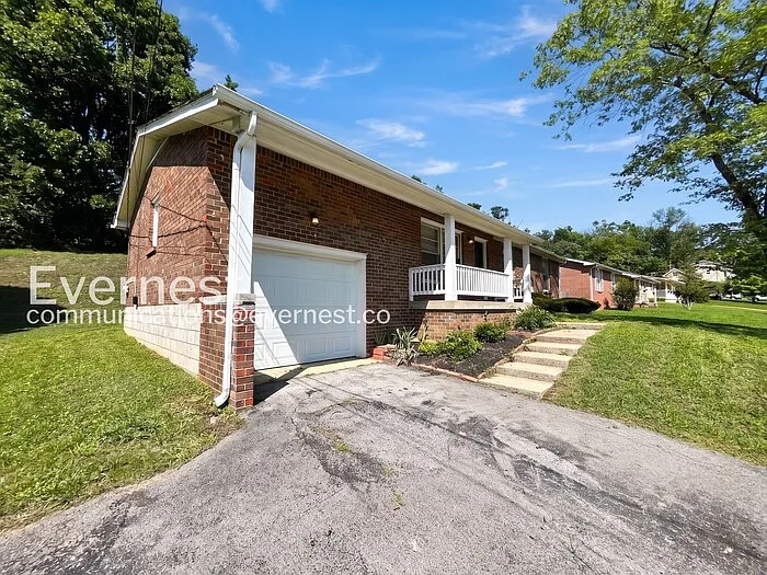316 Bonnavue Dr — Photo 3