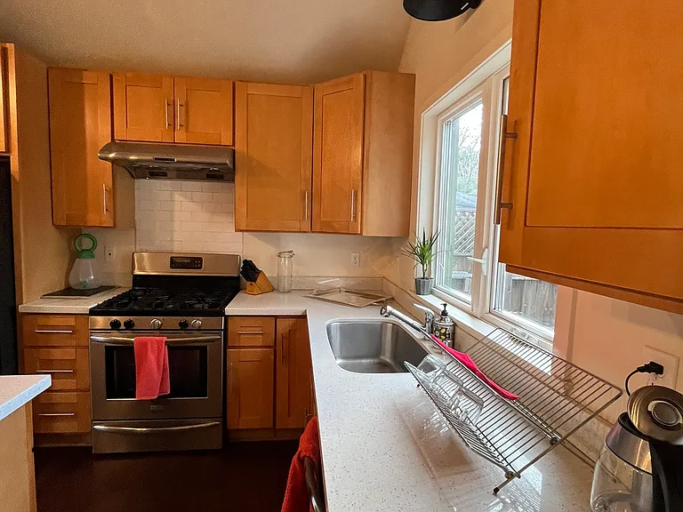 453 Ashton Ave — Photo 11