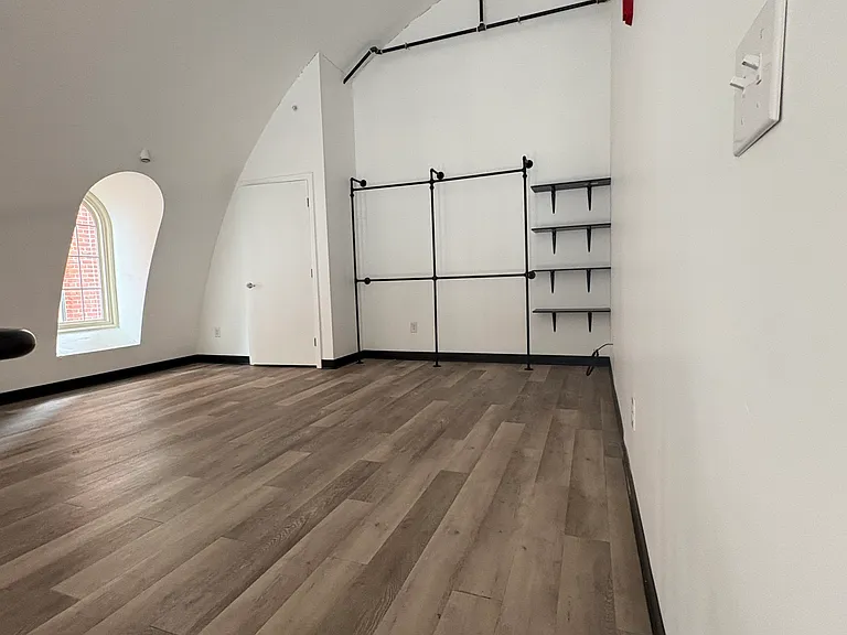 401 Olo Street - Former Church Parish Converted In Luxury Apartments! — Photo 45