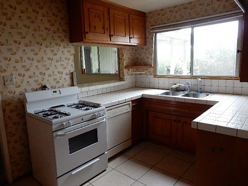 2nd image of 4844 Longford St