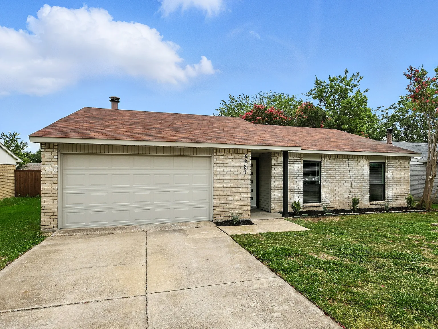 3 bed, 1379 sqft, $2,335 — Photo 4
