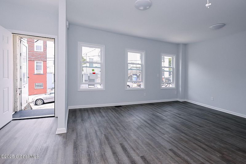 4th image of 5 Cuyler Street