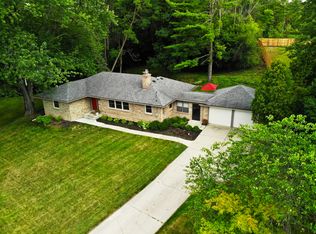 2935 Reeds Lake Blvd SE, East Grand Rapids, MI 49506