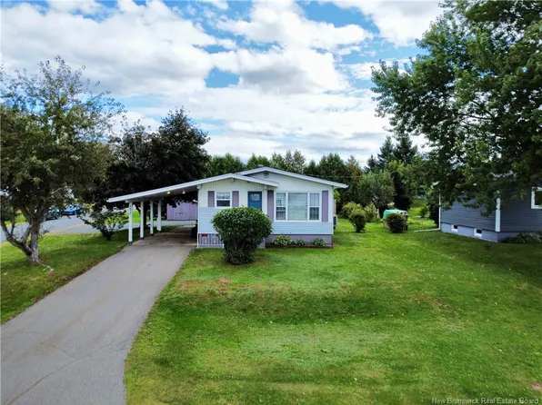 227 Francine, Beresford, NB E8K 1N6