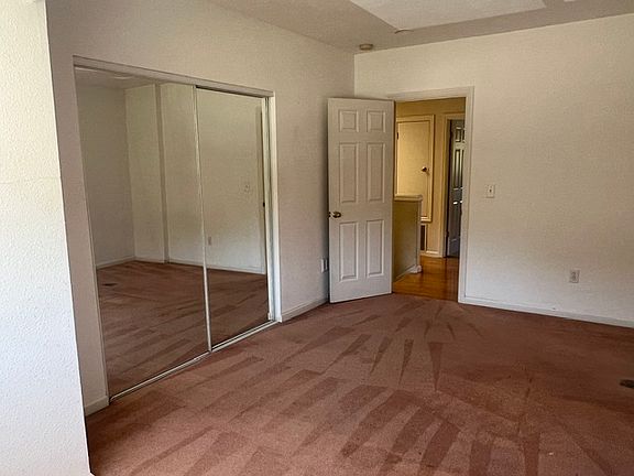4th image of 22 Brassie Ct