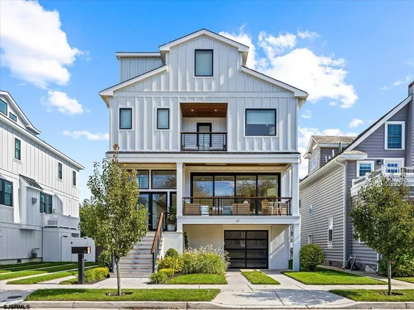 17 N Mansfield Ave, Margate, NJ 08402