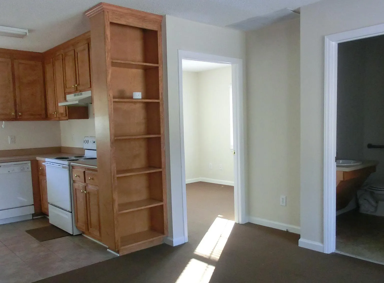 1 bed, 600 sqft, $995 — Photo 4