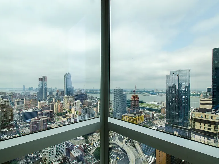 350 W 42nd St #45A — Photo 2