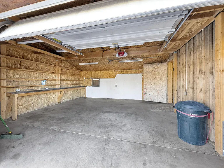 401 S Main St — Photo 26