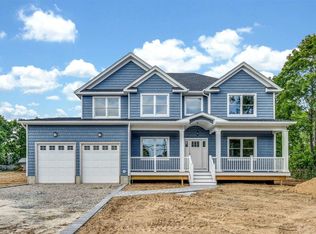 297 Burr Rd, East Northport, NY 11731