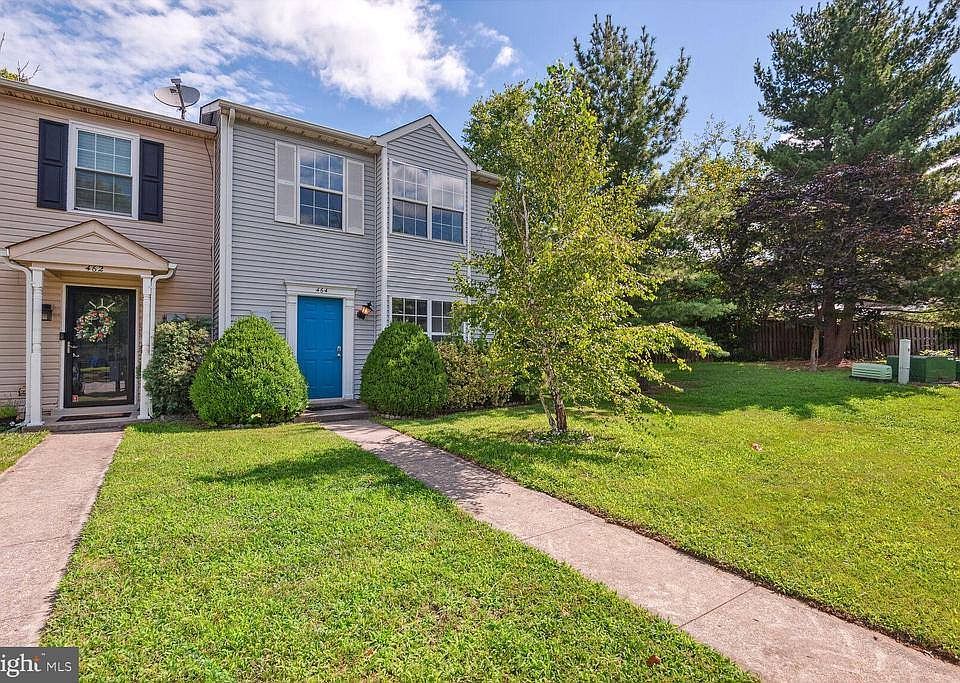 1st image of 464 Thistle Pl
