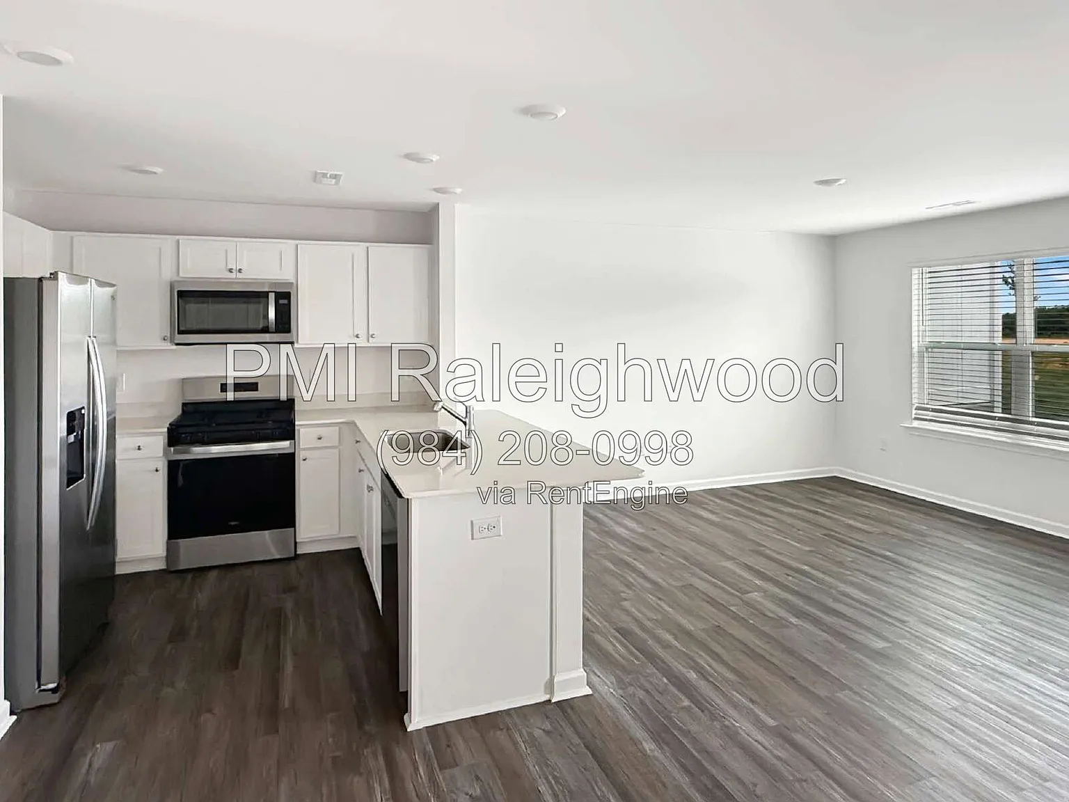 3 bed, 2.5 bath, 1418 sqft, $1,695 — Photo 4
