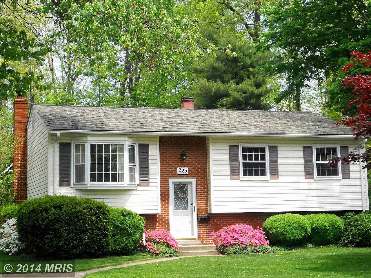 222 Rolling Rd photo 1