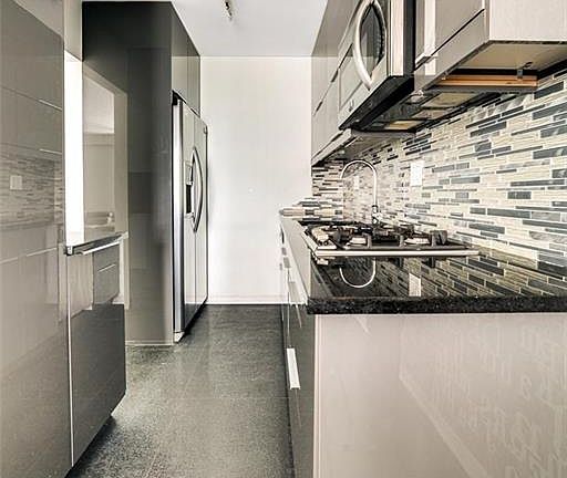 4th image of 2942 W 5th St APT 8M