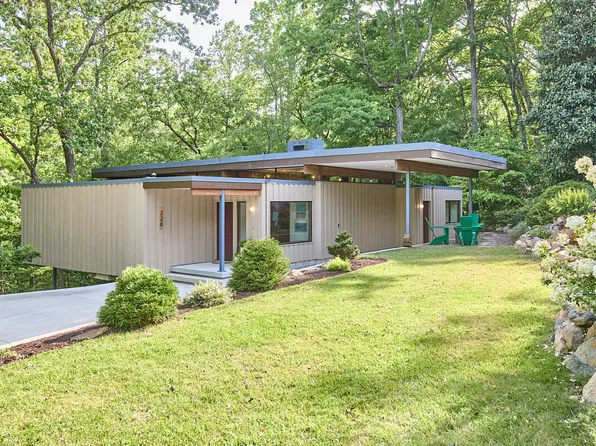 220 Glenhill Ln, Chapel Hill, NC 27514