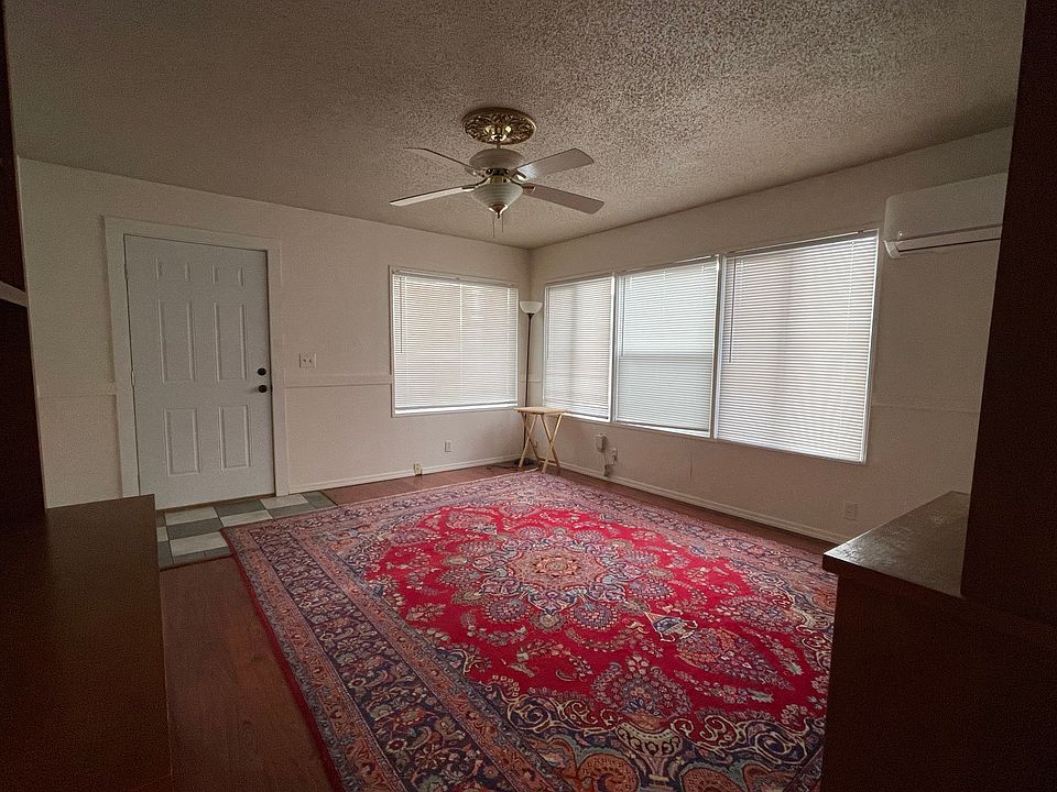 2nd image of 537 SW Fellows St