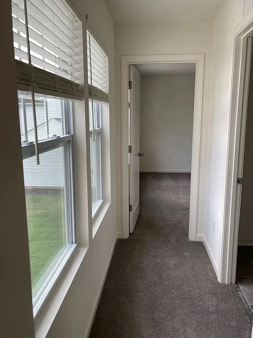 Room in 3 Bedroom Home at Mariners Ct — Photo 4