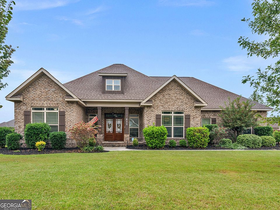 1st image of 211 Woodlands Blvd