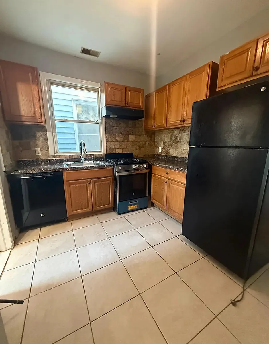 Building Photo - 43 Durand Pl #2