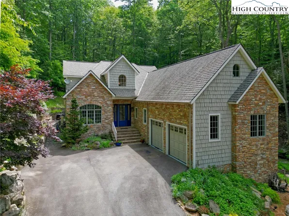 121 Turf Way, Boone, NC 28607