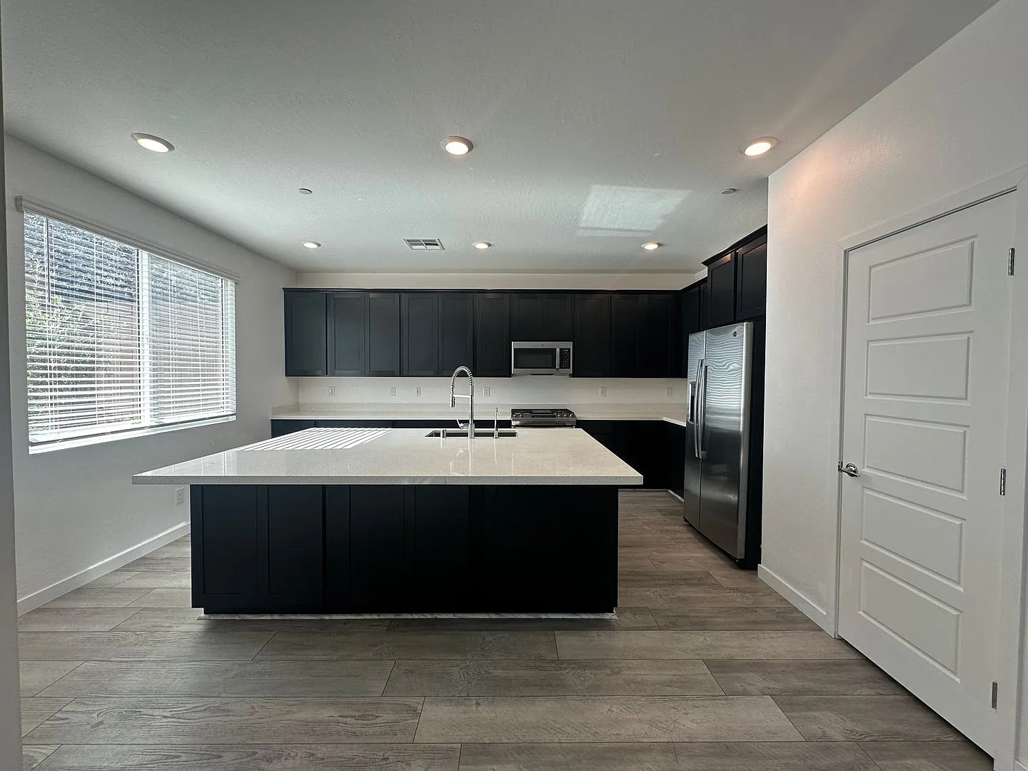 Beautiful 4 Bedroom Home in Lake Las Vegas — Photo 4