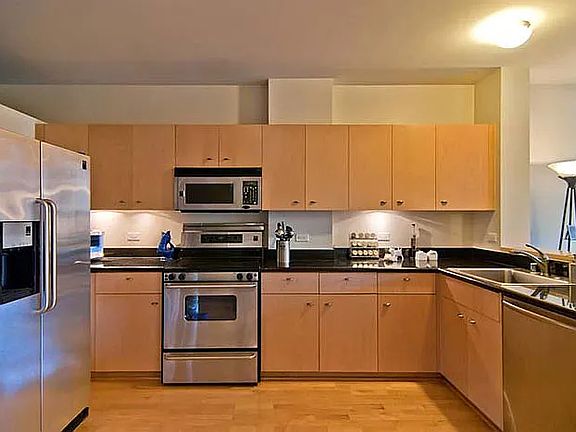 5th image of 301 Bryant St APT D31