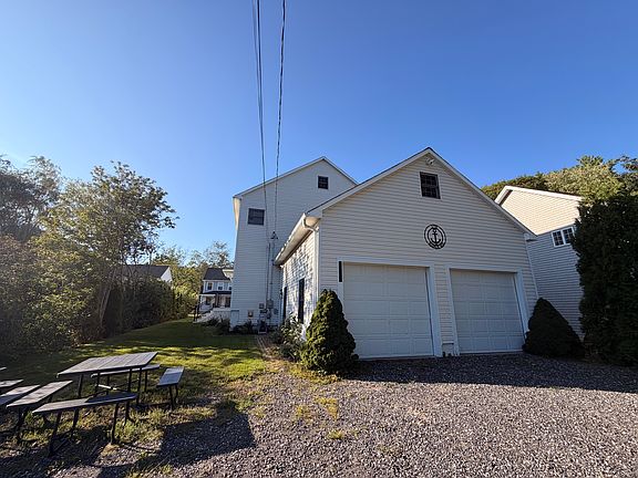 3rd image of 378 Ridge Rd