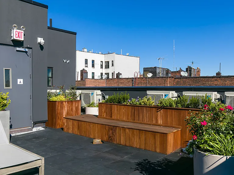 195 Sullivan Pl #3R — Photo 22