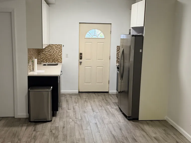 407 Ocean View Ave #1 — Photo 2