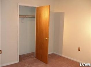 1069 Westbury Dr, Bethlehem, PA 18017