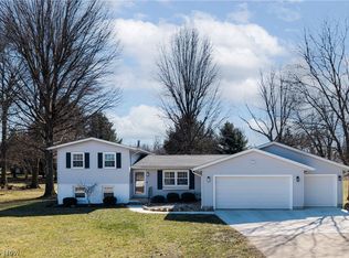 492 Evergreen Dr, Tallmadge, OH 44278