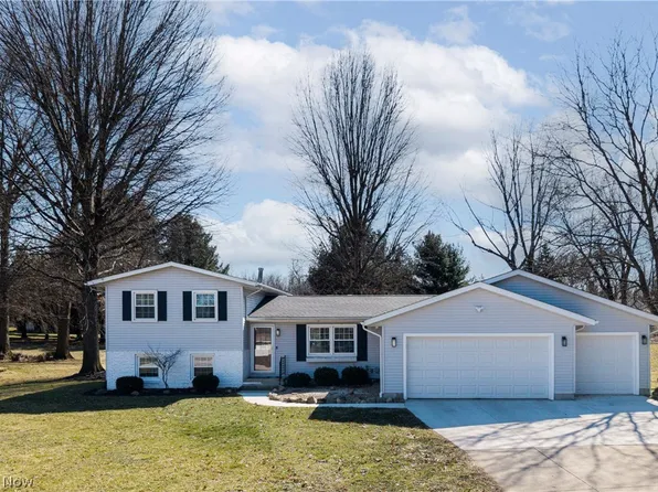 492 Evergreen Dr, Tallmadge, OH 44278