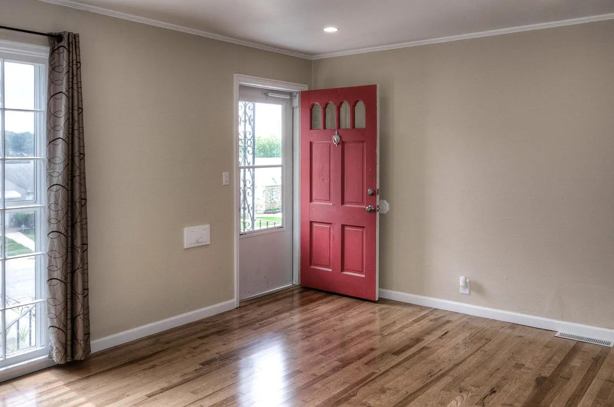 4916 Hickory Street — Photo 4