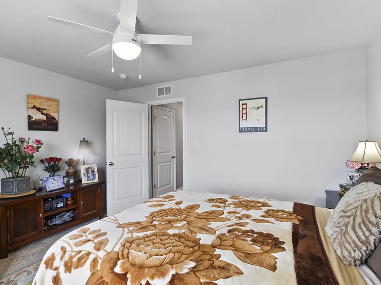 20576 Smithfield Cir — Photo 24