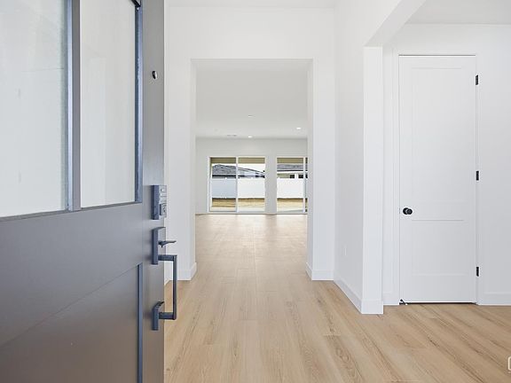 5th image of 7108 Wintersweet Dr