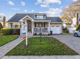329 N Broadway, Lindenhurst, NY 11757