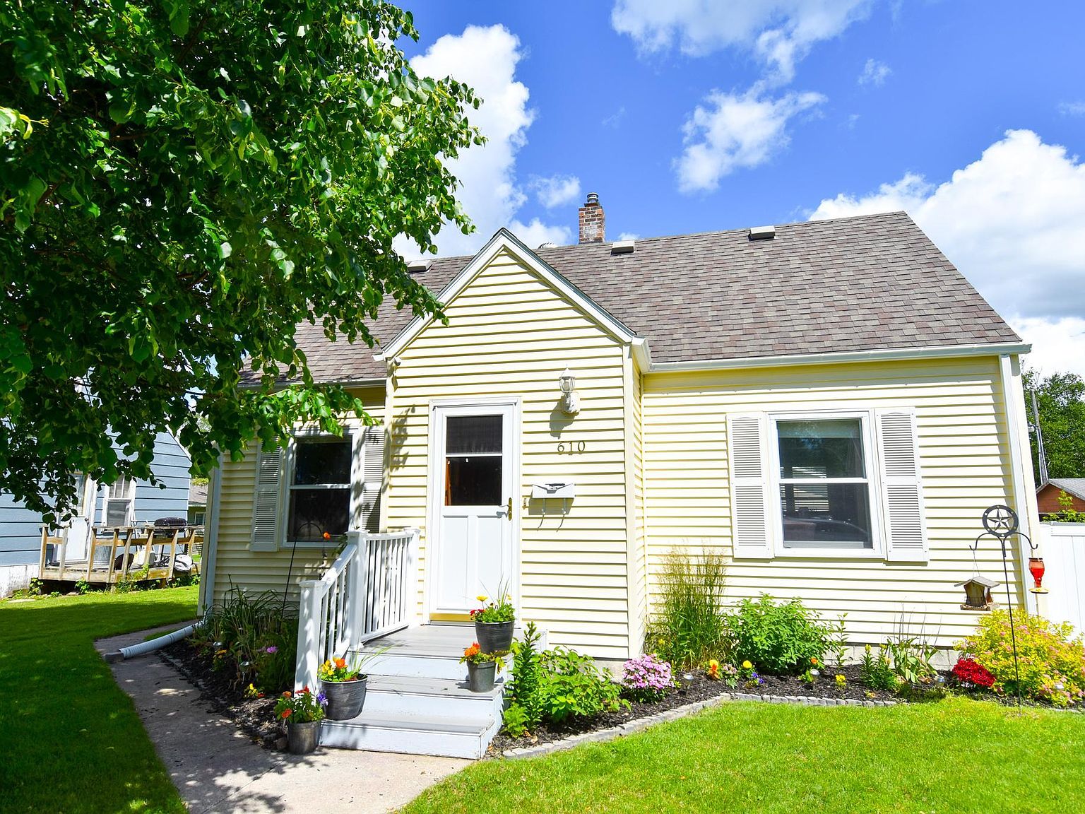 610 Markley Ave S, Thief River Falls, MN 56701 Zillow